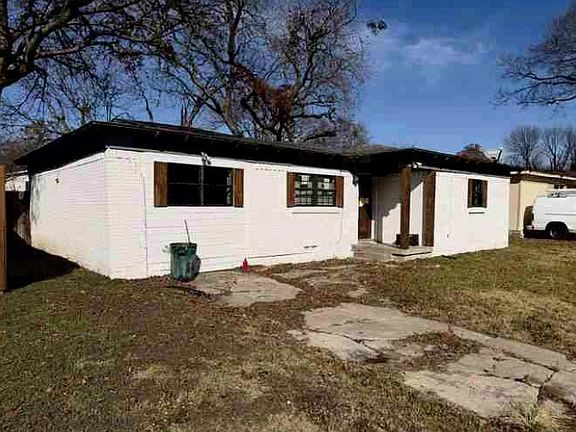 4th image of 1417 Hillcrest St