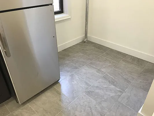 Rented by Zuz Realty | media 9