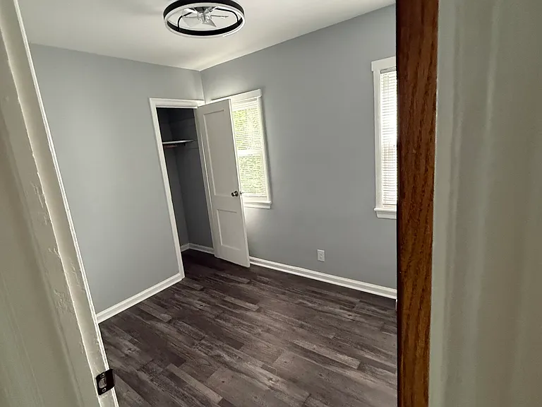 2041 Glenridge Dr — Photo 4