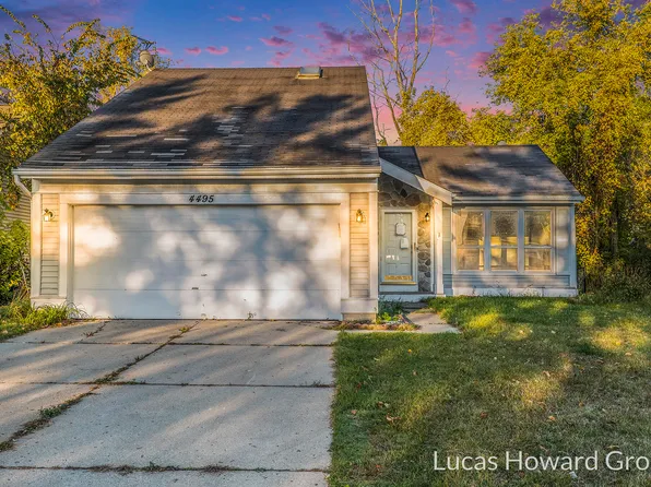 4495 Meadowlawn Dr SE, Kentwood, MI 49512