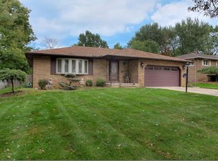 7655 Yorktown Ln, Middleburg Heights, OH