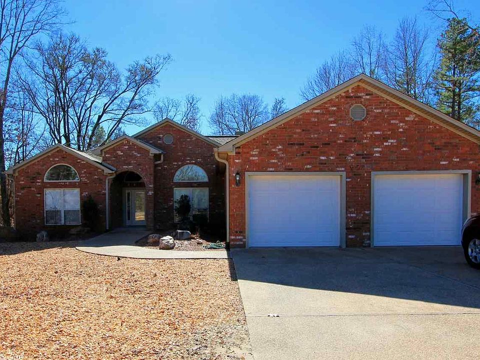 2nd image of 207 Elcano Dr