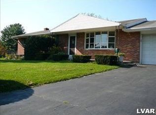 7438 Catalpa Dr, Macungie, PA 18062