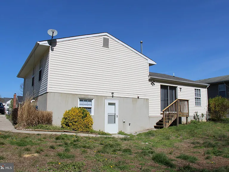 8638 Chester Ct — Photo 2