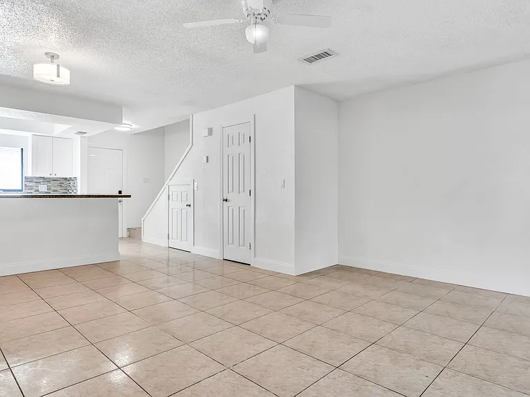 3913 Oak Limb Ct — Photo 7