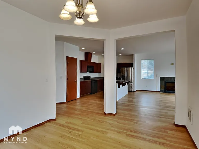 1412 E 64th St — Photo 7