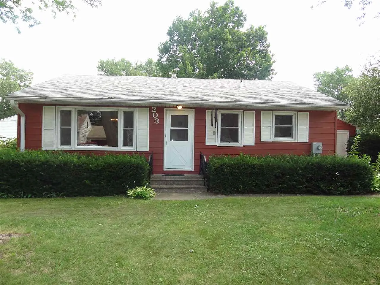 203 Wilson St photo 1