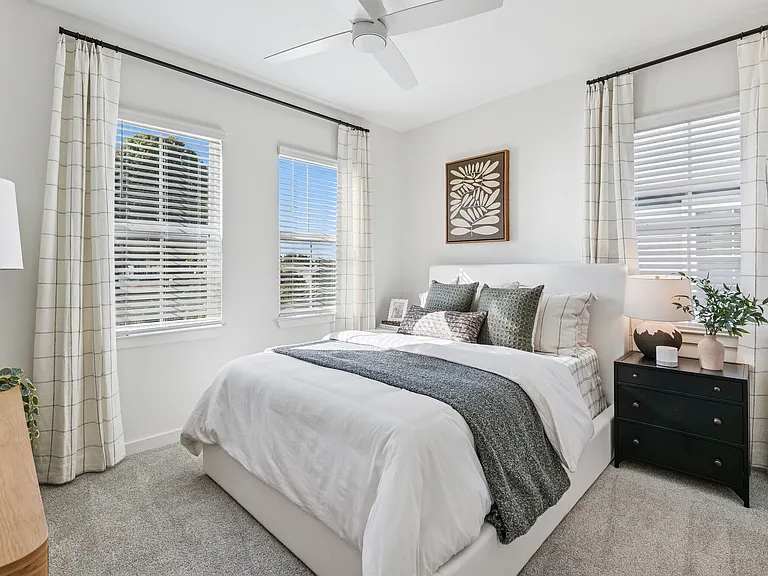 Hamlet Huntersville - Homes & Townhomes for Rent — Photo 16