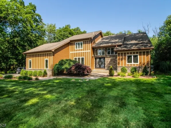 2 Nye Ave, Hanover Twp., NJ 07981