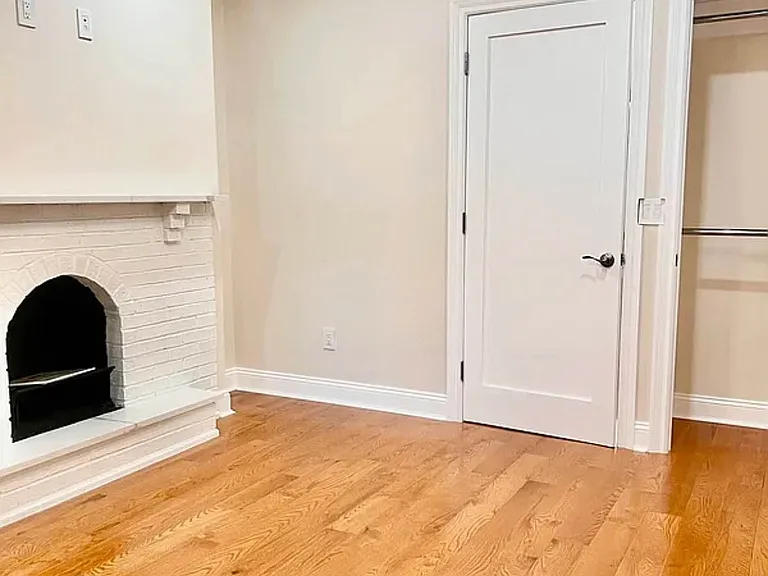 1636 3rd Ave #5A — Photo 7