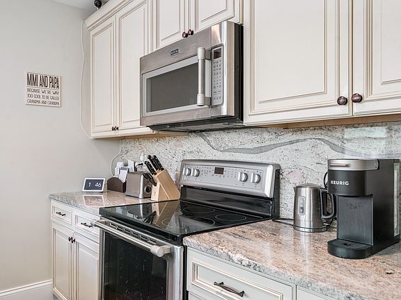 4th image of 510 Broadway APT 2D