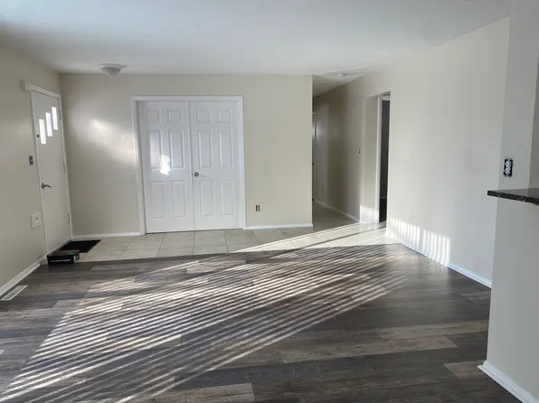 1311 Ranchland Dr, Mayfield Heights, OH 44124