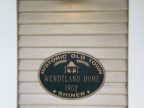 3rd image of 1016 N Avenue B