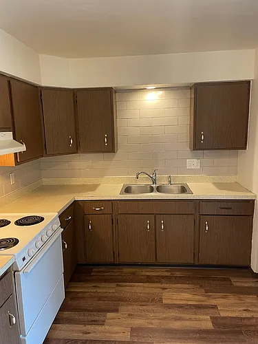 Immaculate Updated 1 and 2 Bedrooms with 1 Bath Photo 1 Immaculate Updated 1 and 2 Bedrooms with 1 Bath Photo 1