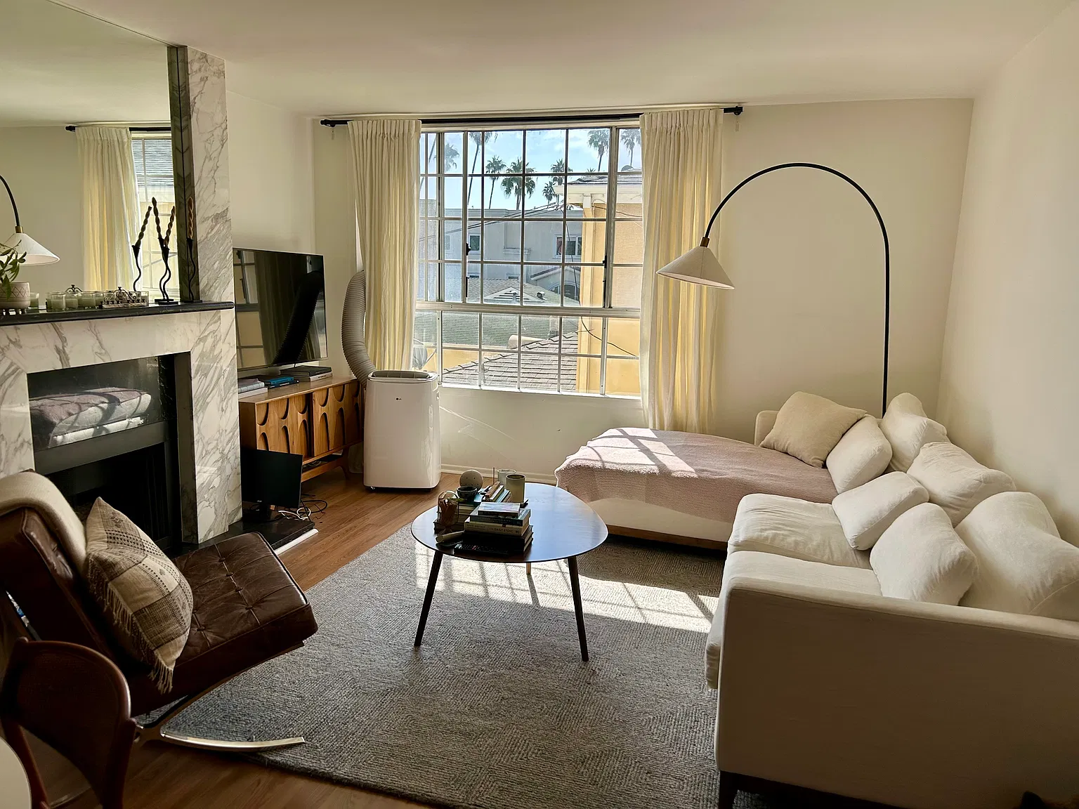 2 bed, 800 sqft, $3,900 — Photo 3