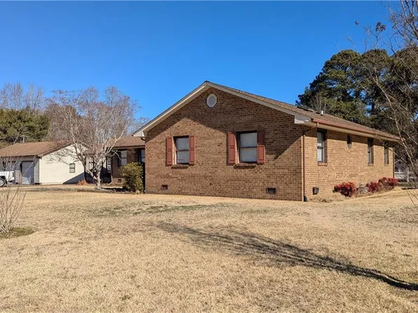 12351 Titus Point Ln, Carrollton, VA 23314