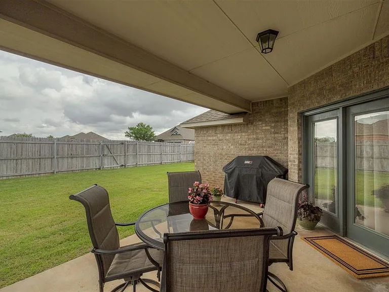 18500 Summer Grove Ave — Photo 26