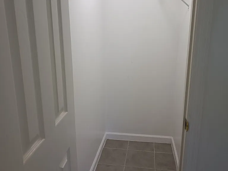 491 W Outer Dr — Photo 15
