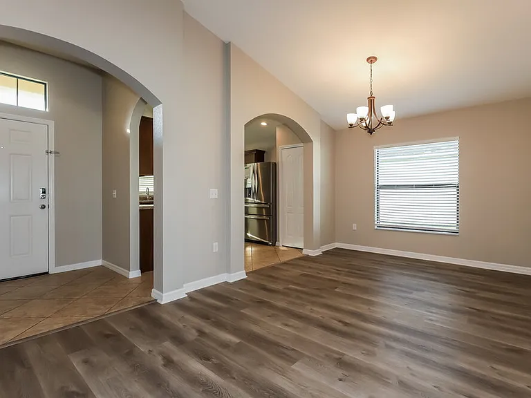 1817 James Towne Ln — Photo 5