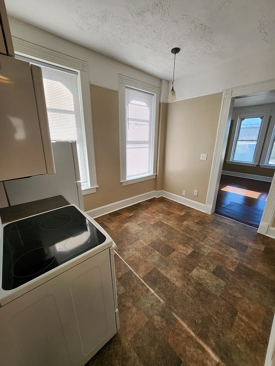 Building Photo - 36 Pine St #3F