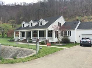 236 Slones Br, Raccoon, KY 41557