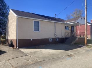 122 Cumberland Vlg, Carmichaels, PA 15320