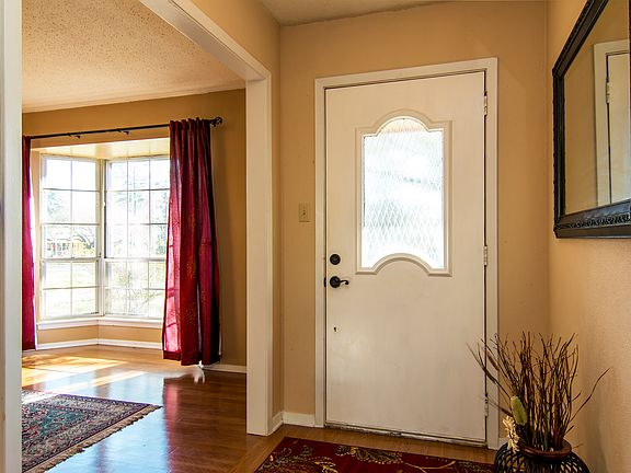 5th image of 1303 Tony St