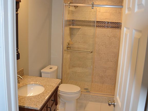 5th image of 4833 Faircourt Dr