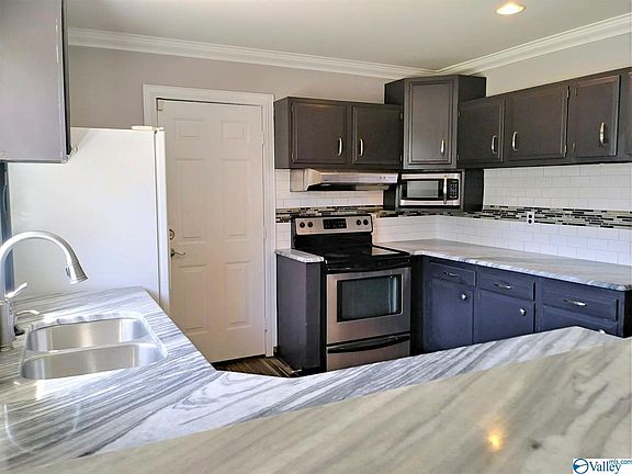 5th image of 4302 Kenwood Dr NW