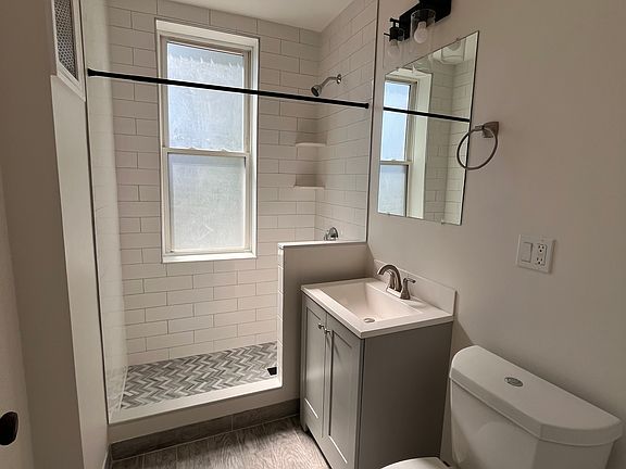 5th image of 39 Chester St #2