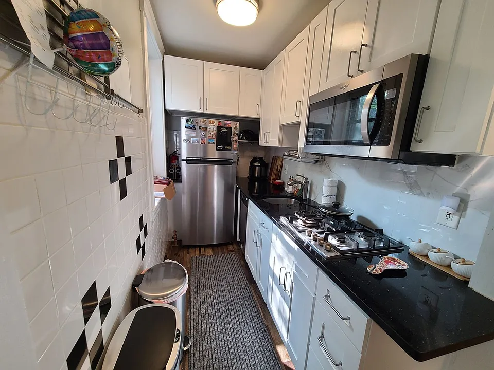 7 Lothian Rd #11