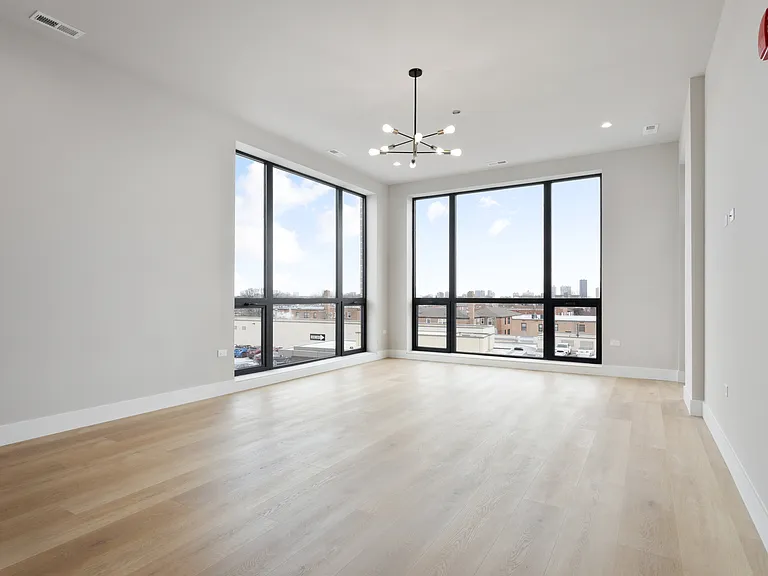 2505 W Farragut Ave #402 — Photo 7