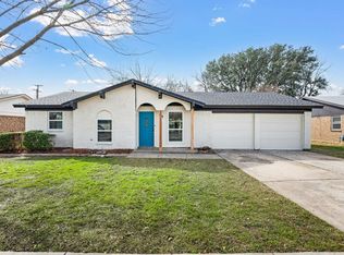 5832 Rosalyn Dr, Watauga, TX 76148