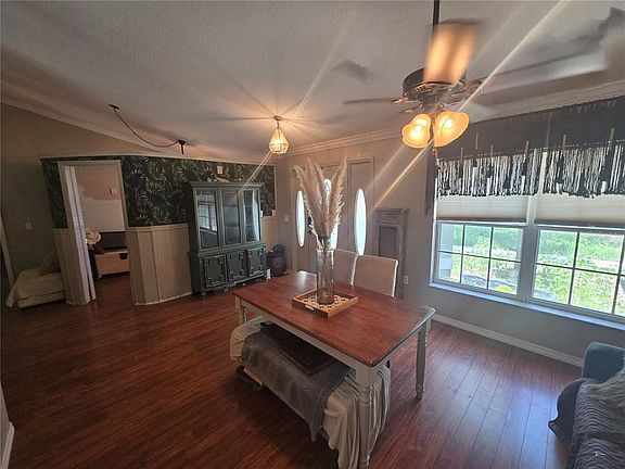 4th image of 15444 Mount Sparrow Rd
