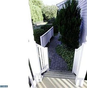 5th image of 112 Lynn Cir
