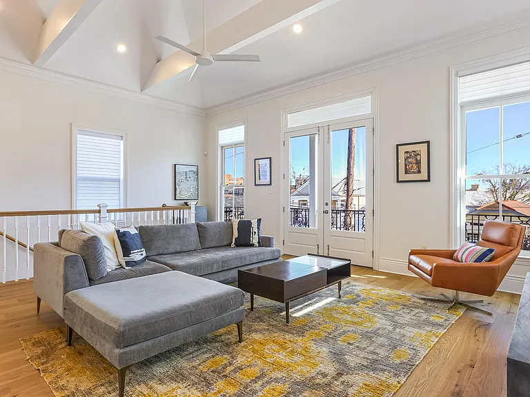 2406 Valence St — Photo 10