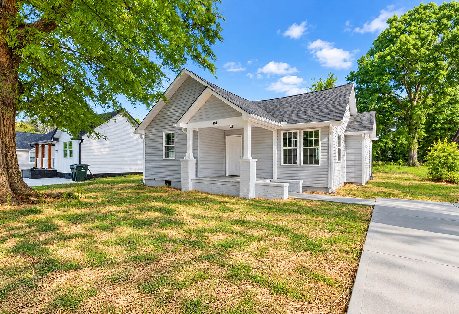 3 bed, 983 sqft, $1,795 — Photo 1