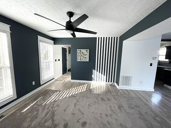 3rd image of 1621 Valley Dr