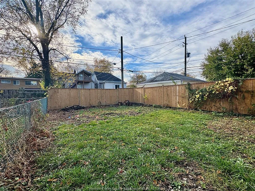 3 bed, $2,024 — Photo 3
