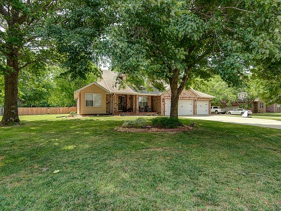 3rd image of 295 Oak Tree Lane