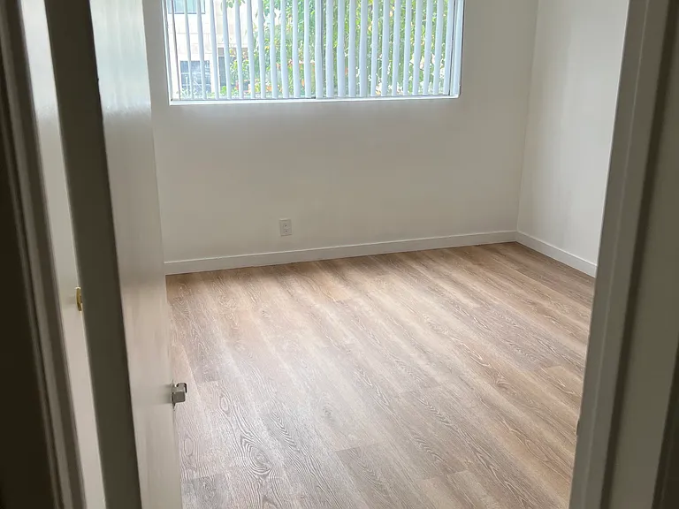 1133 N Detroit St #3 — Photo 3