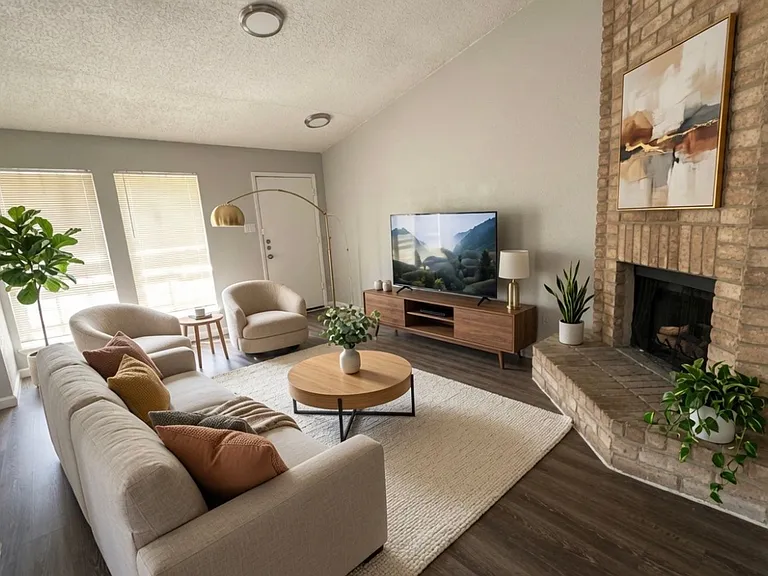 11217 Pender Ln — Photo 1