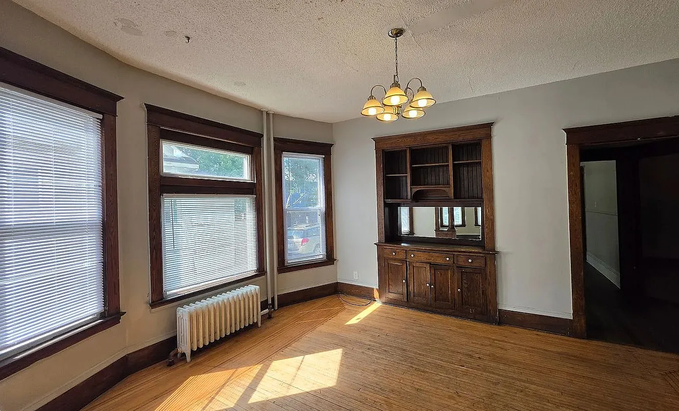3 bed, 1250 sqft, $1,995 — Photo 3