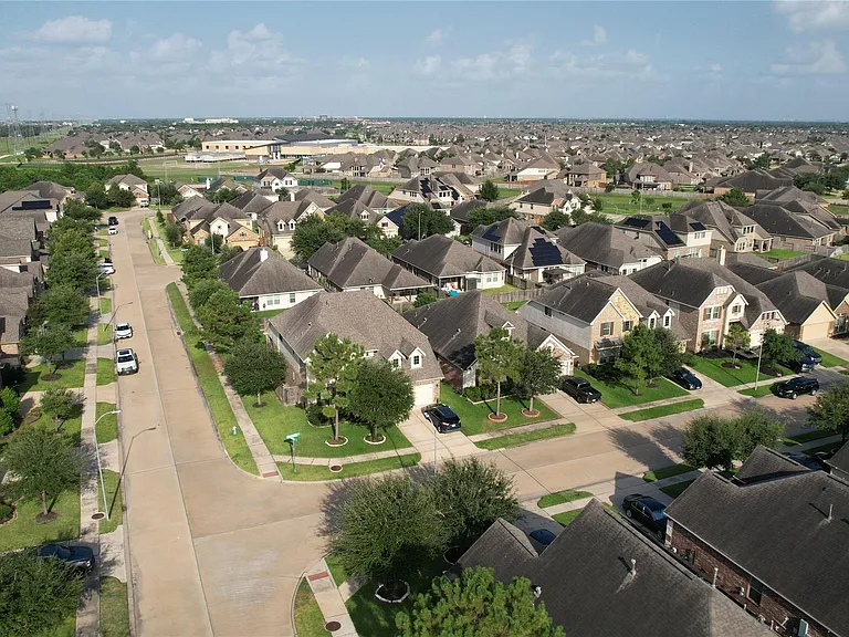 20242 Fossil Valley Ln — Photo 32