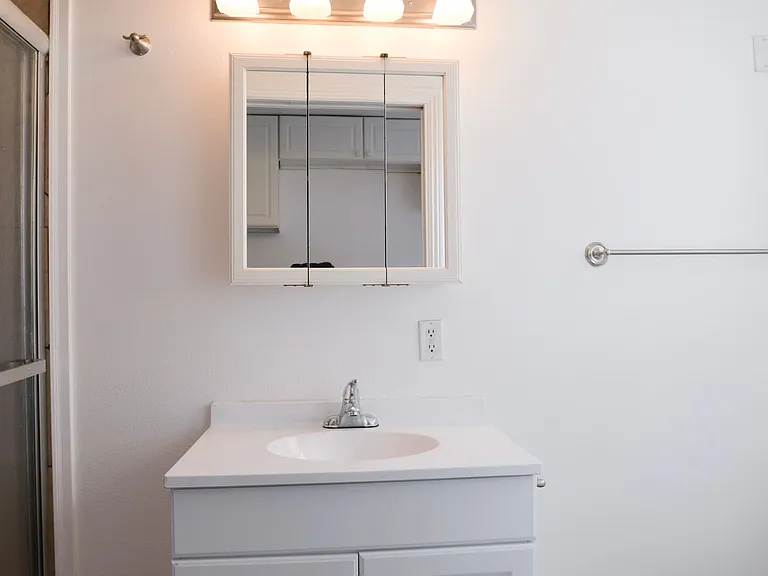 2601 S. El Camino Real — Photo 8