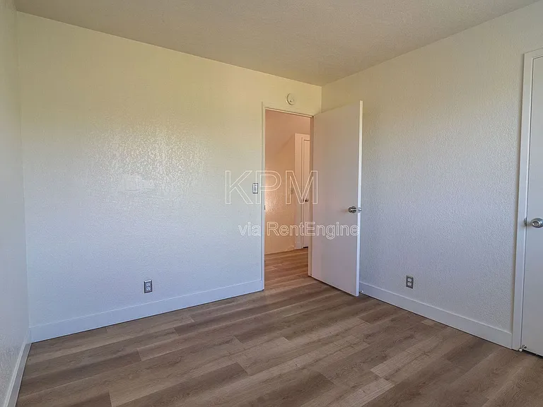 2828 Smoke Tree Cir — Photo 30