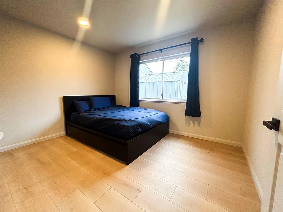30 Portola Ave
