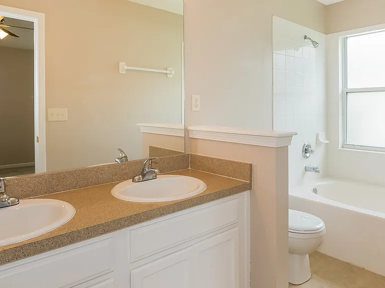8073 Leafcrest Dr — Photo 10