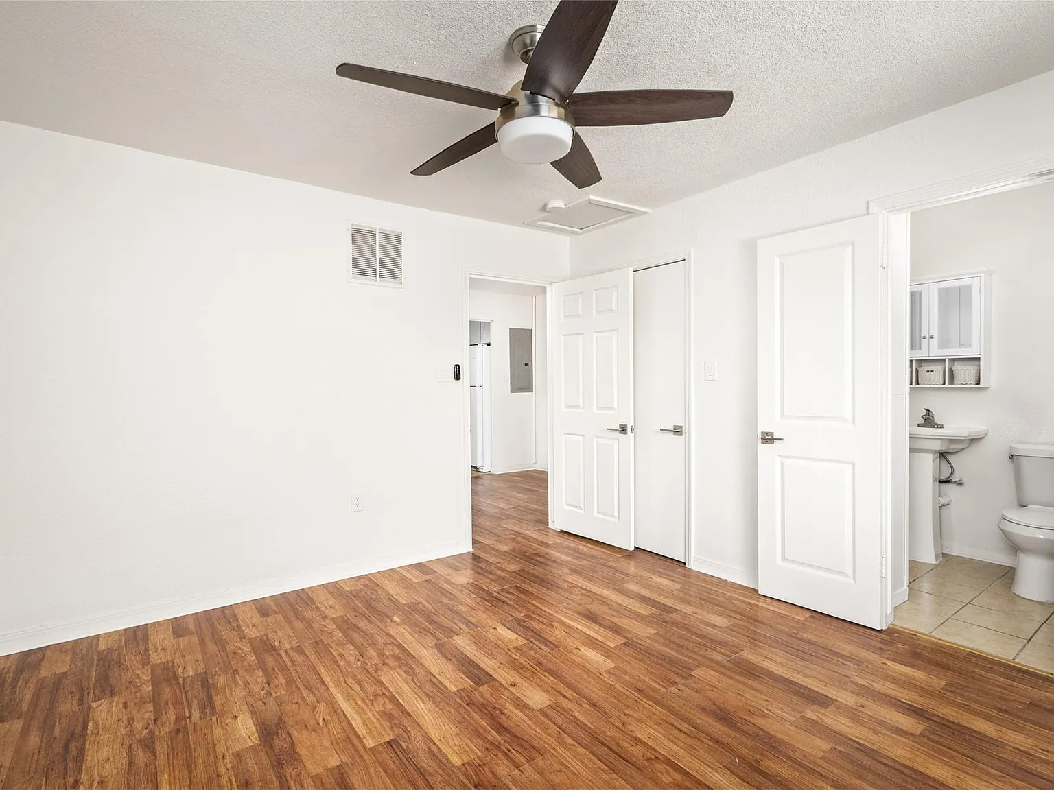 1 bed, 1.0 bath, 605 sqft, $995 — Photo 4