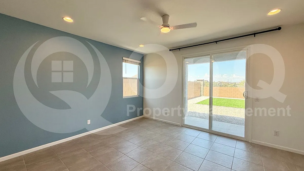 6 bed, 3.0 bath, 2546 sqft, $3,200 — Photo 3